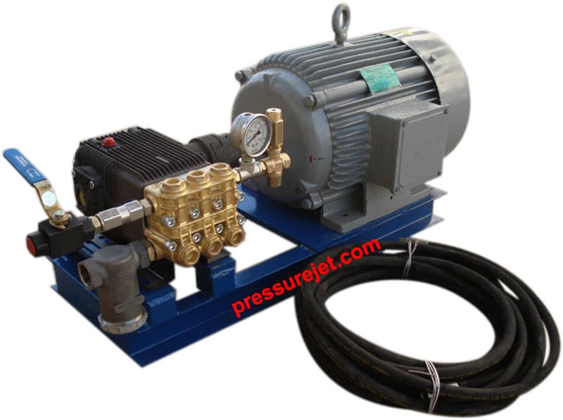 Skid-mounted high pressure washer with hose